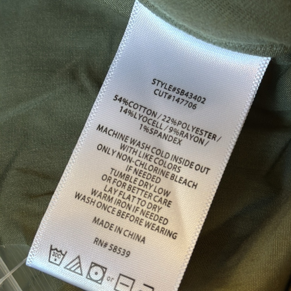 NWT KUT from the kloth thora slash pocket Bermuda short green size 6 - Picture 15 of 15
